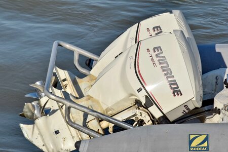 Engine pair yacht photo