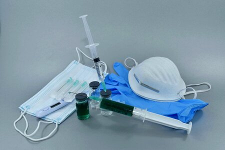 Antibacterial antibiotic antibody