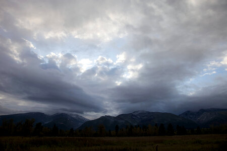 Dusk settling in on the mountains