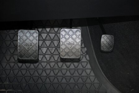Brake pedal brake auto