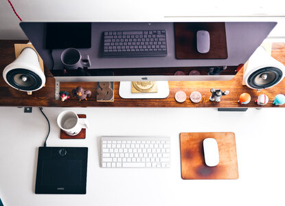 Freelancer Workstation with iMac photo