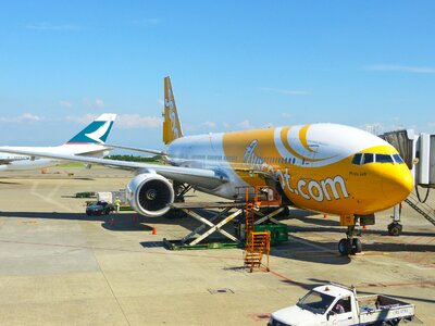 Airport fly boeing