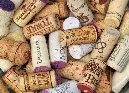 Labels closures wine photo