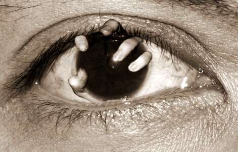Grasping eye macro