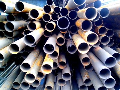 Metal pipe round