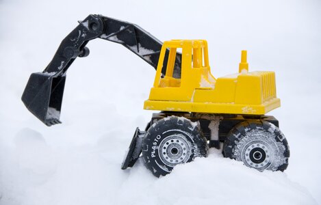 Excavator snow shovel