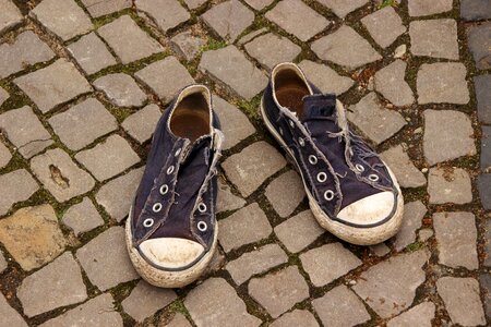 Lost sneakers road