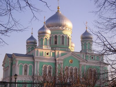 Saints place diveevo