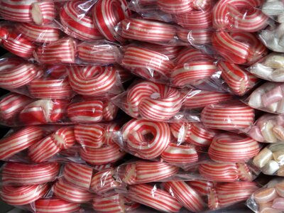 Sweet confectionery white