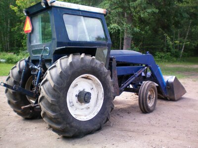 Blue vehicle wheel photo