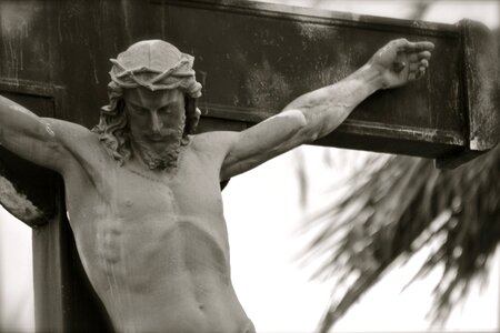 Statue christ crucified crucifixion photo