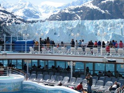 Cruise ship passengers at Margerie Glacier Alaska