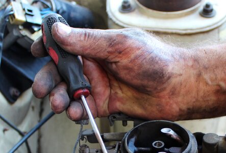 Screwdriver mount mechanics