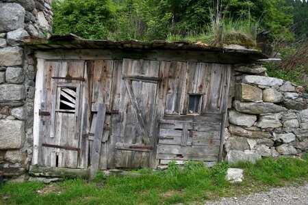 Rustic building structure photo