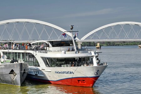 Bridge cruise ship craft