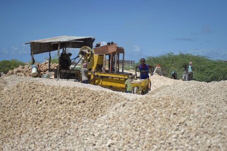 Sand gravel machinery photo