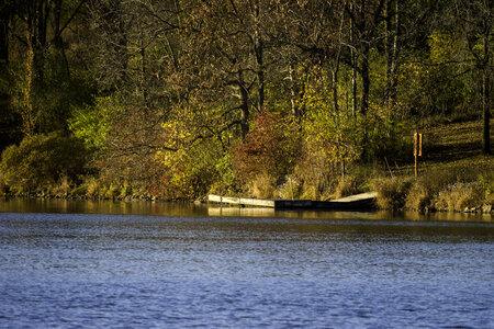 Lakeshore landscape with trees in Le Aqua Na State Park