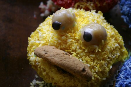 Color eat yellow