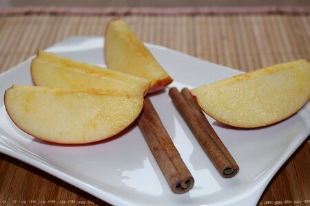 Cinnamon apple eat
