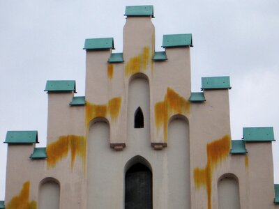 Pinnacle first facade