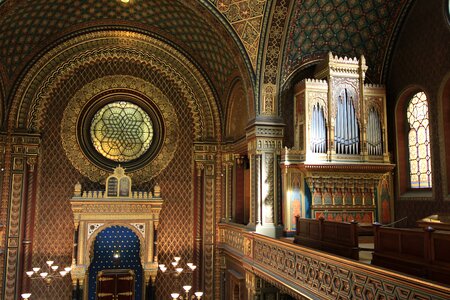 Jewish architecture old