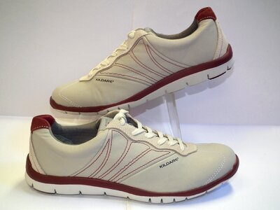 Fashion feet brown