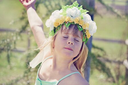 Flower child face blond photo