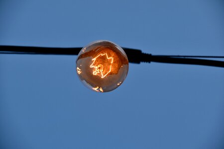 Glass light bulb voltage