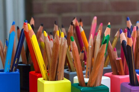 Pens draw school photo