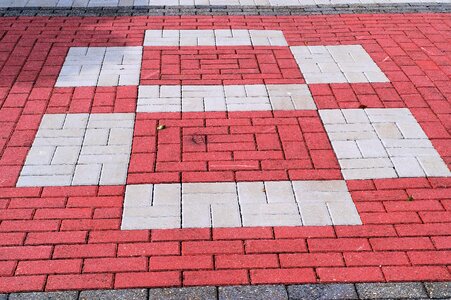 Symmetrical red contrast photo