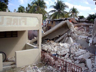 Damage devastating earthquake photo