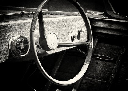 Cruisers speedboat wood