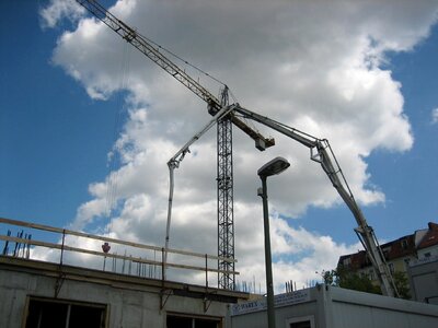 Building crane 