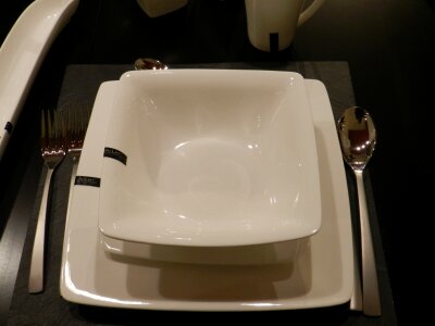 Dishes restaurant setting photo