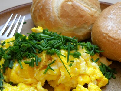 Bun chive eggs