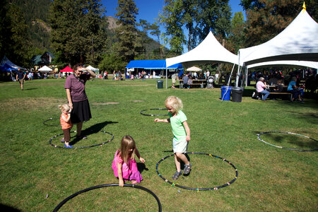 Wenatchee River Salmon Festival hulu hoop