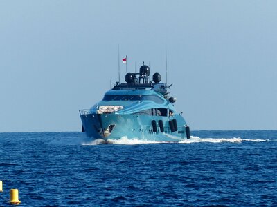 Powerboat sea lake