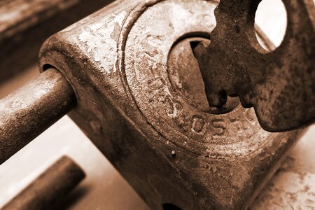 Detail sign rusty