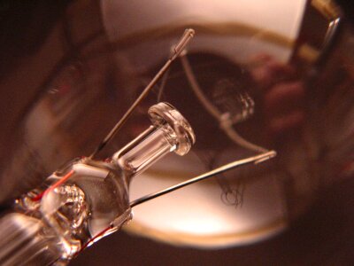 Light glass fragile