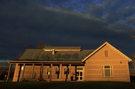 Array building center