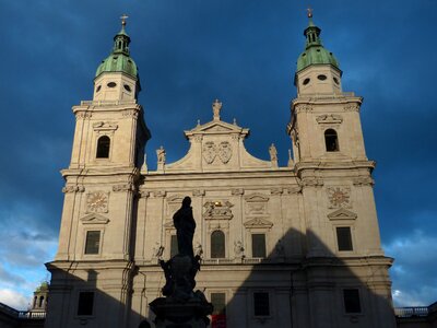 Illuminated cathedral square barockklassizirend photo