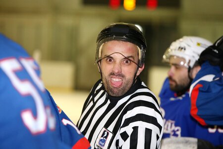 Winter sports funny face tang