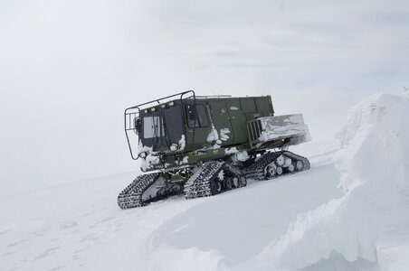 Snow rescue tractor