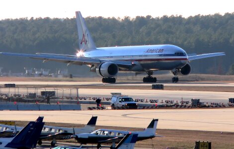 Boeing 777-200ER airliner touches down photo