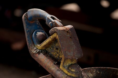 Stumbling block braking device railway