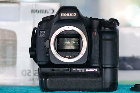 Antique aperture black