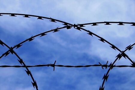 Fence spikes obstacle