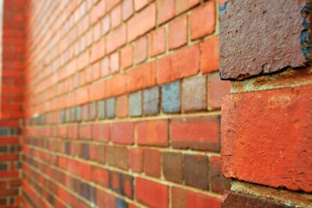 Diminishing wall brick photo