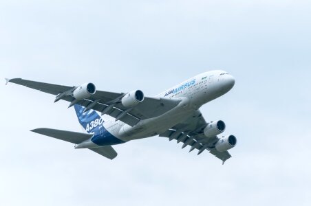 A380 flying flight