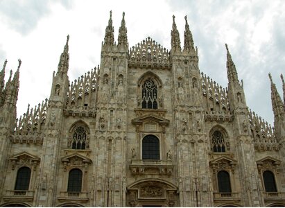 Cathedral church monument